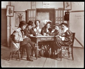 Jelenet a New York-i Barnard College-ban bemutatott When Mr. Shakespeare Comes to Town című darab amatőr előadásából (ezüstzselatinos nyomat)